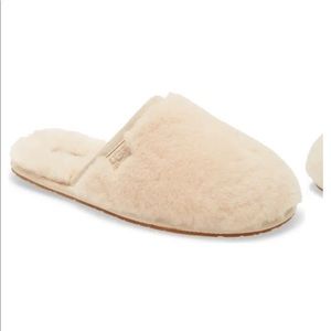 Women’s UGG Fluffette Slipper size 8